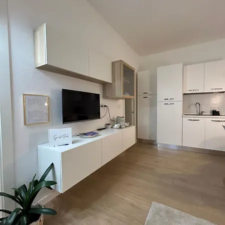 V&c Specialist Fronte Maggiore Lägenhet Germignaga
