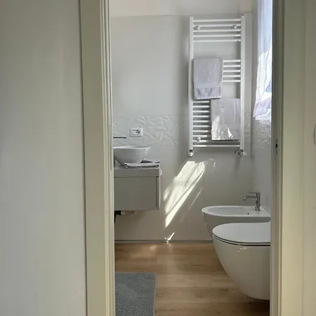 V&c Specialist Fronte Maggiore Lägenhet